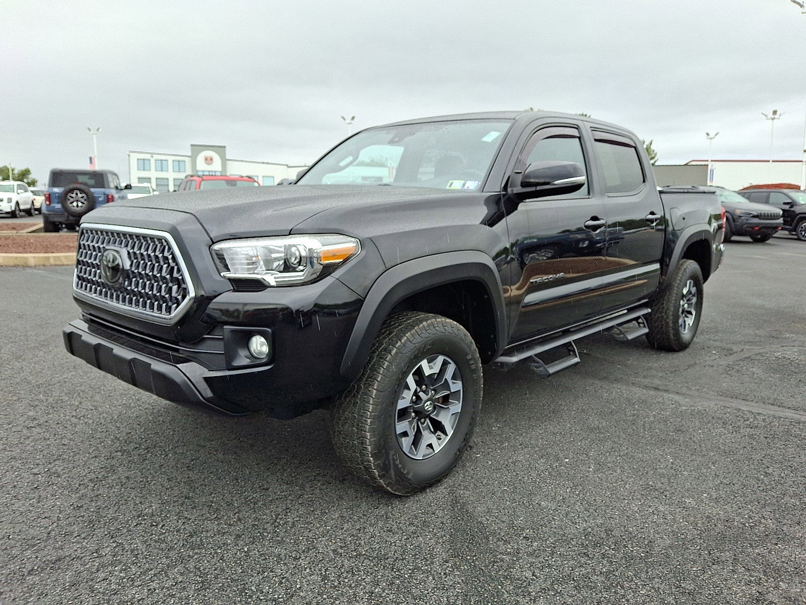 2019 Toyota Tacoma TRD Off-Road V6 photo 3