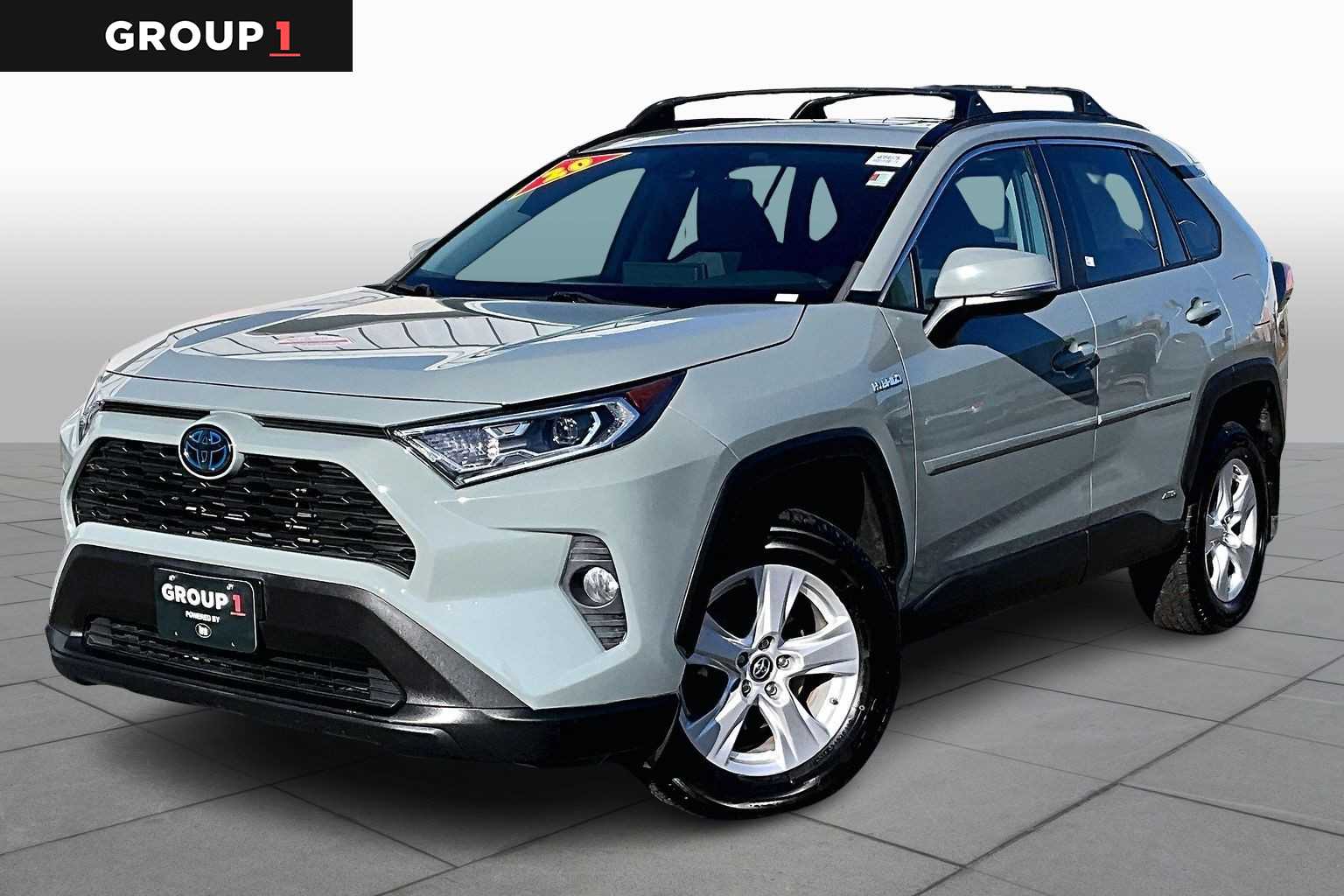 2020 Toyota RAV4 XLE's photo