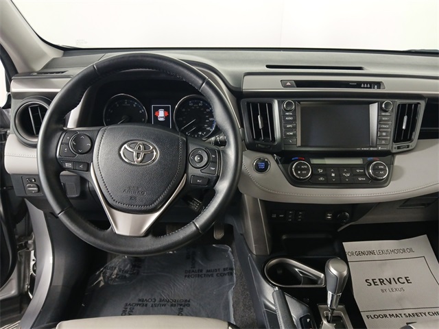 2018 Toyota RAV4 Limited photo 9