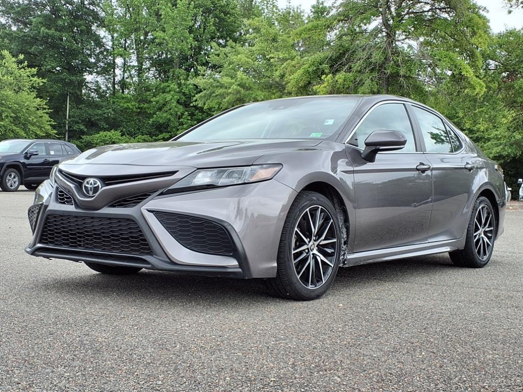 2022 Toyota Camry SE photo 4