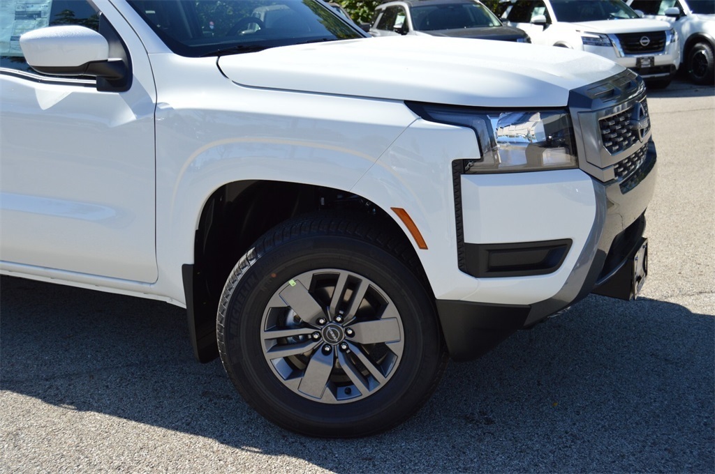 2025 Nissan Frontier Crew Cab SV photo 3