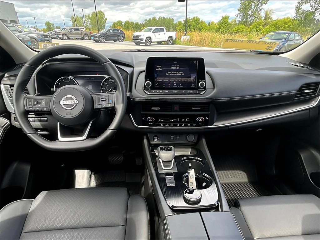 2024 Nissan Rogue SV photo 21