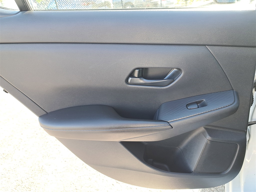 2024 Nissan Sentra S photo 13