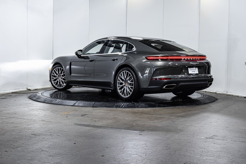 2025 Porsche Panamera 4 photo 3