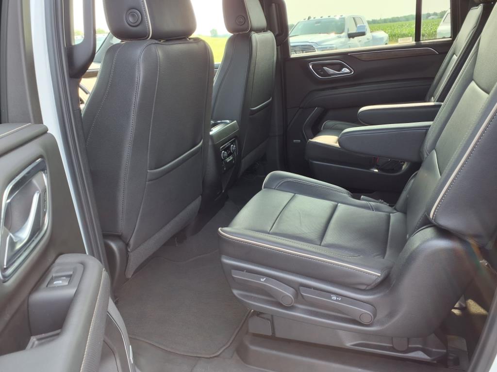 2023 Chevrolet Suburban Premier photo 5