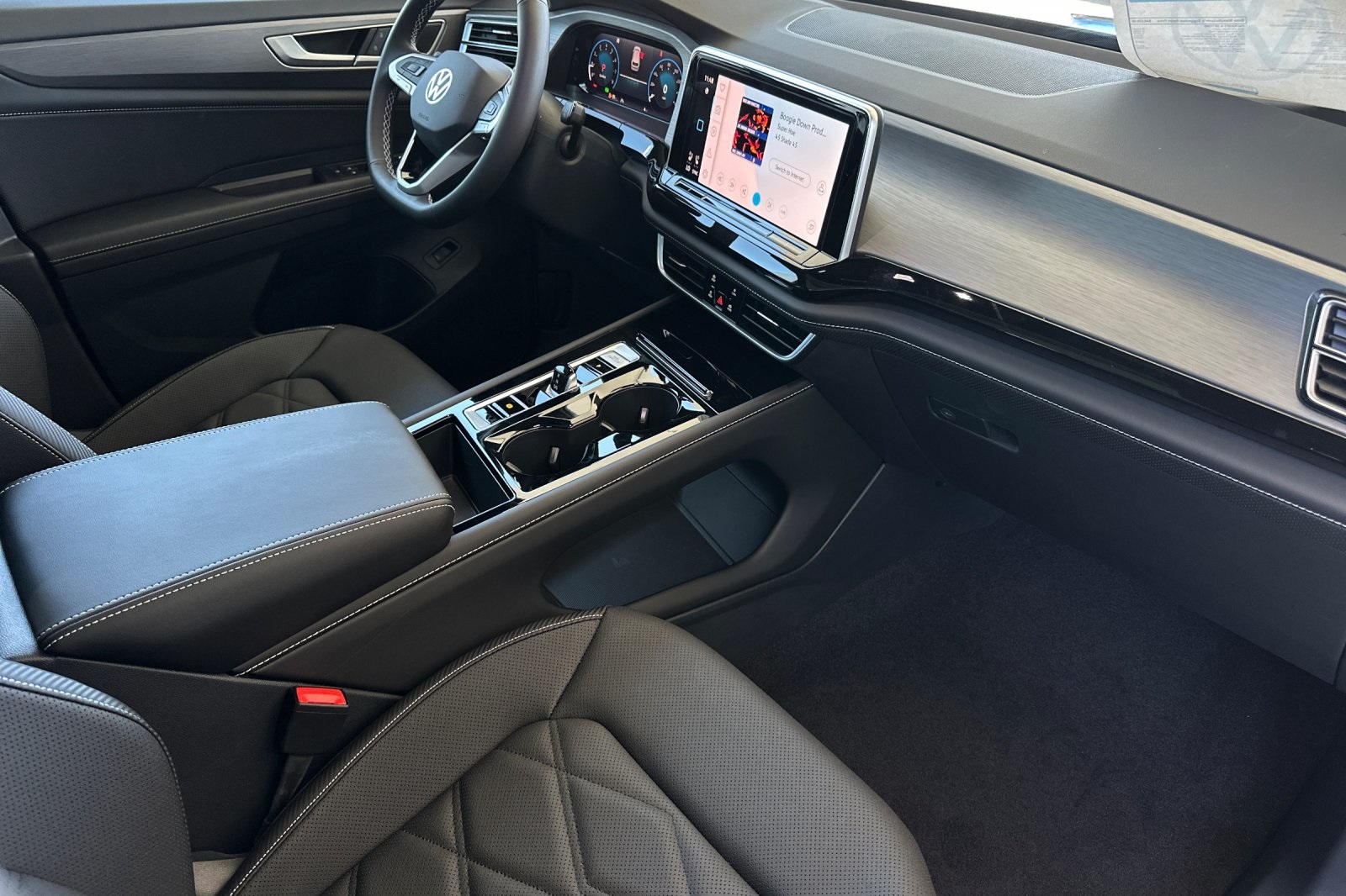 2026 Volkswagen Atlas Cross Sport SE Technology photo 14