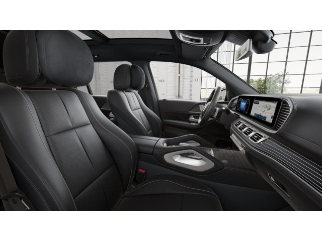 2026 Mercedes Benz GLS 580 4MATIC photo 4