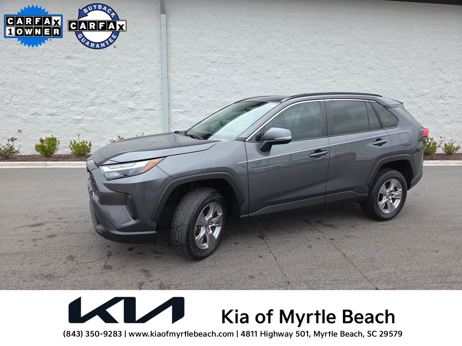 2023 Toyota RAV4 XLE's photo