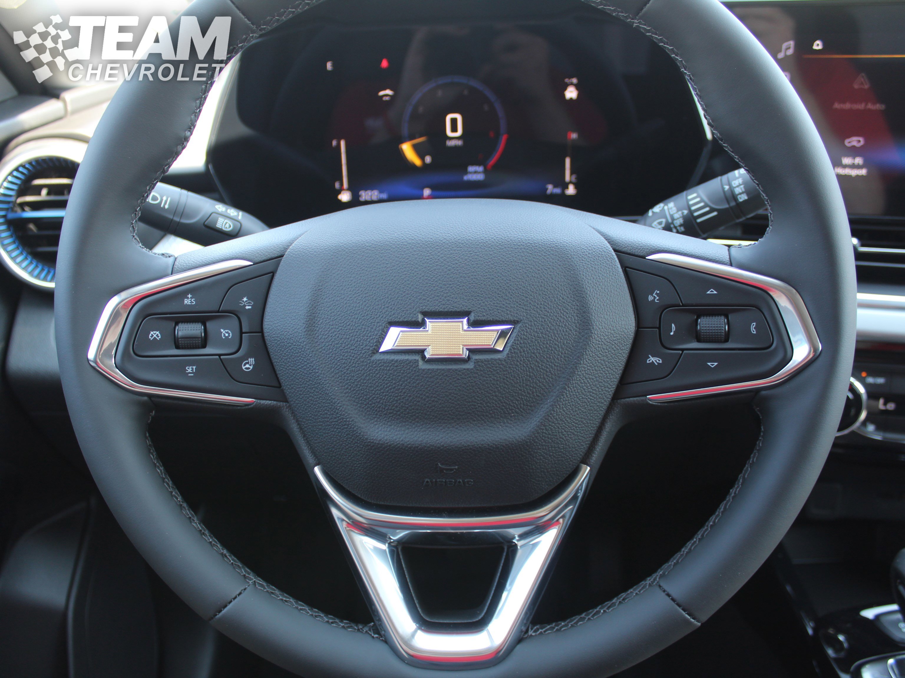 2025 Chevrolet Trax LT photo 12