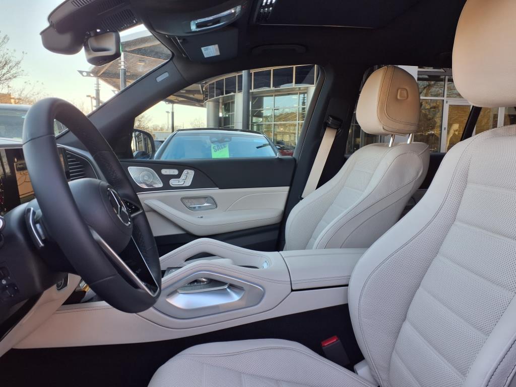 2025 Mercedes Benz GLE 450e 4MATIC photo 3