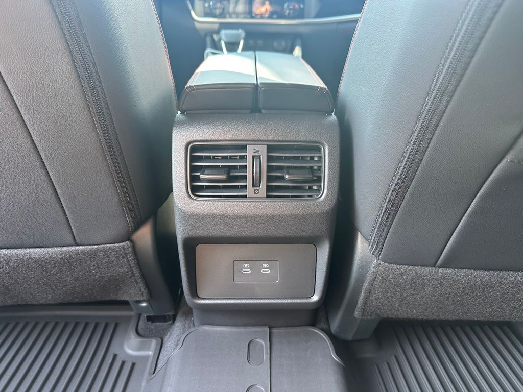 2026 Nissan Rogue SV photo 17