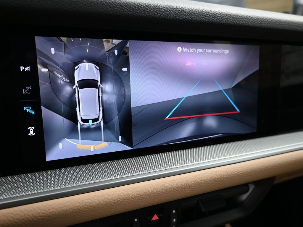 2026 Porsche Cayenne photo 21