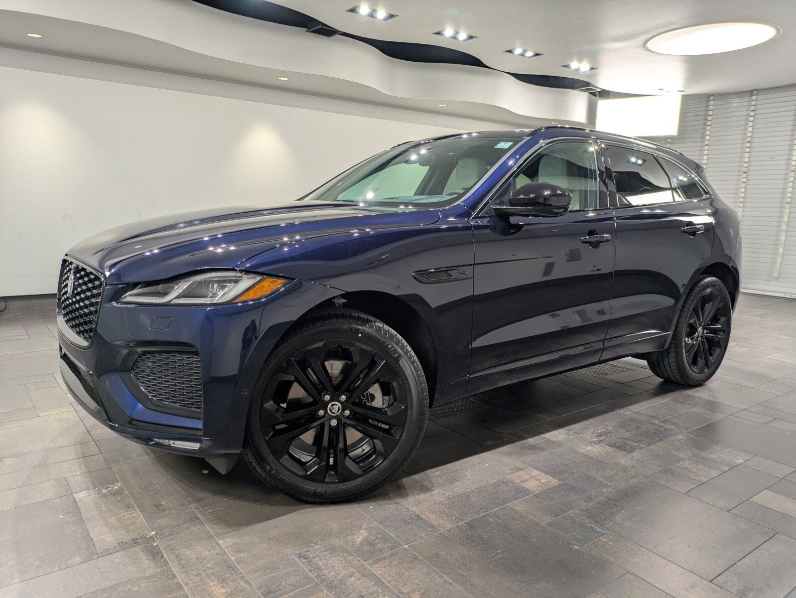 2026 Jaguar F-Pace R-Dynamic S's photo