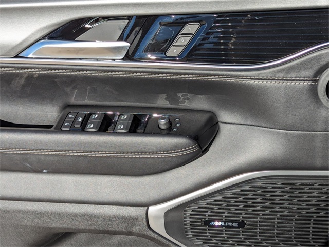 2024 Jeep Wagoneer L Carbide Series II photo 11