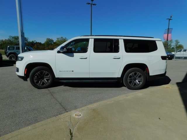 2024 Jeep Wagoneer L Series II photo 3