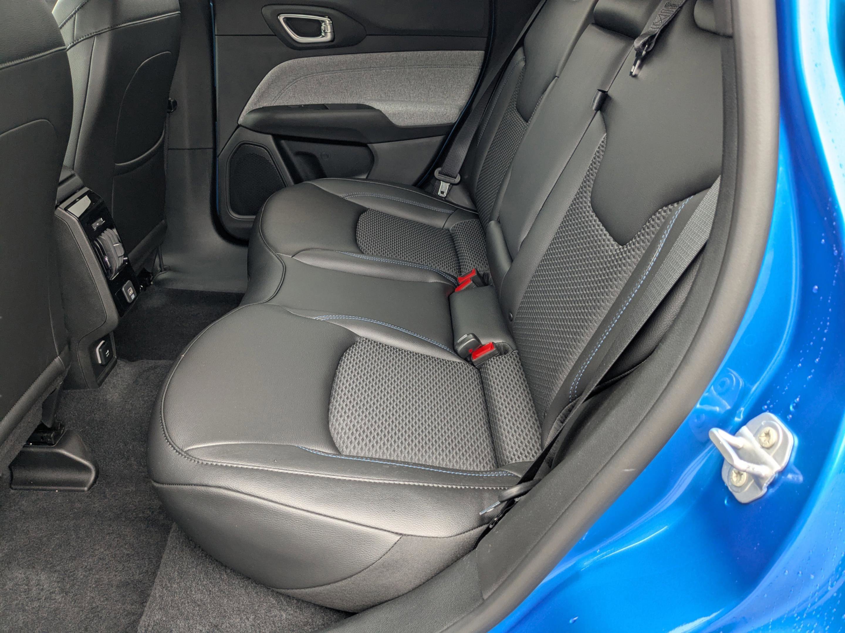 2025 Jeep Compass Latitude photo 10