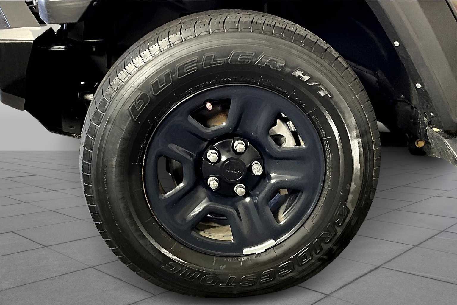 2022 Jeep Gladiator Sport photo 9