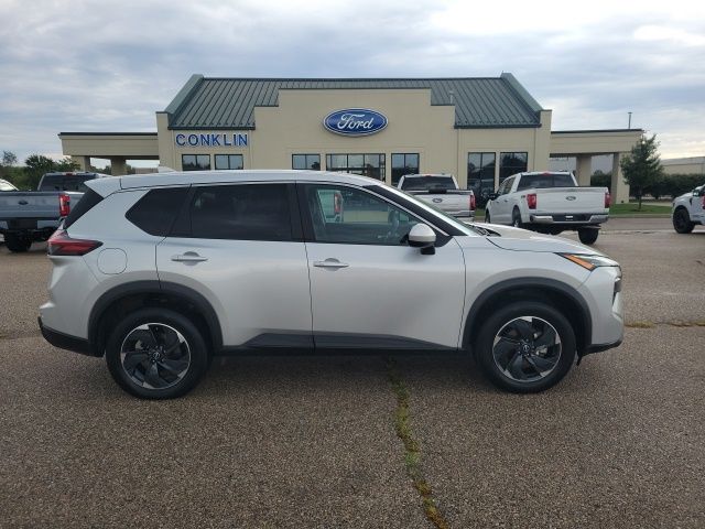 2024 Nissan Rogue SV photo 6