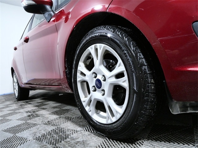 Used 2016 Ford Fiesta SE with VIN 3FADP4BJ5GM123512 for sale in Shakopee, Minnesota