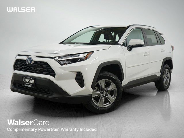 2024 Toyota RAV4 LE's photo