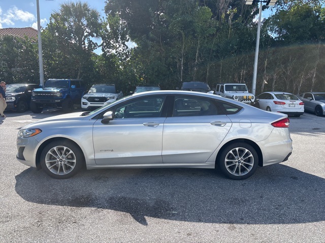 2019 Ford Fusion Hybrid SE photo 4