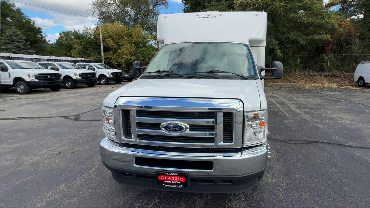 2022 Ford E-450 photo 3