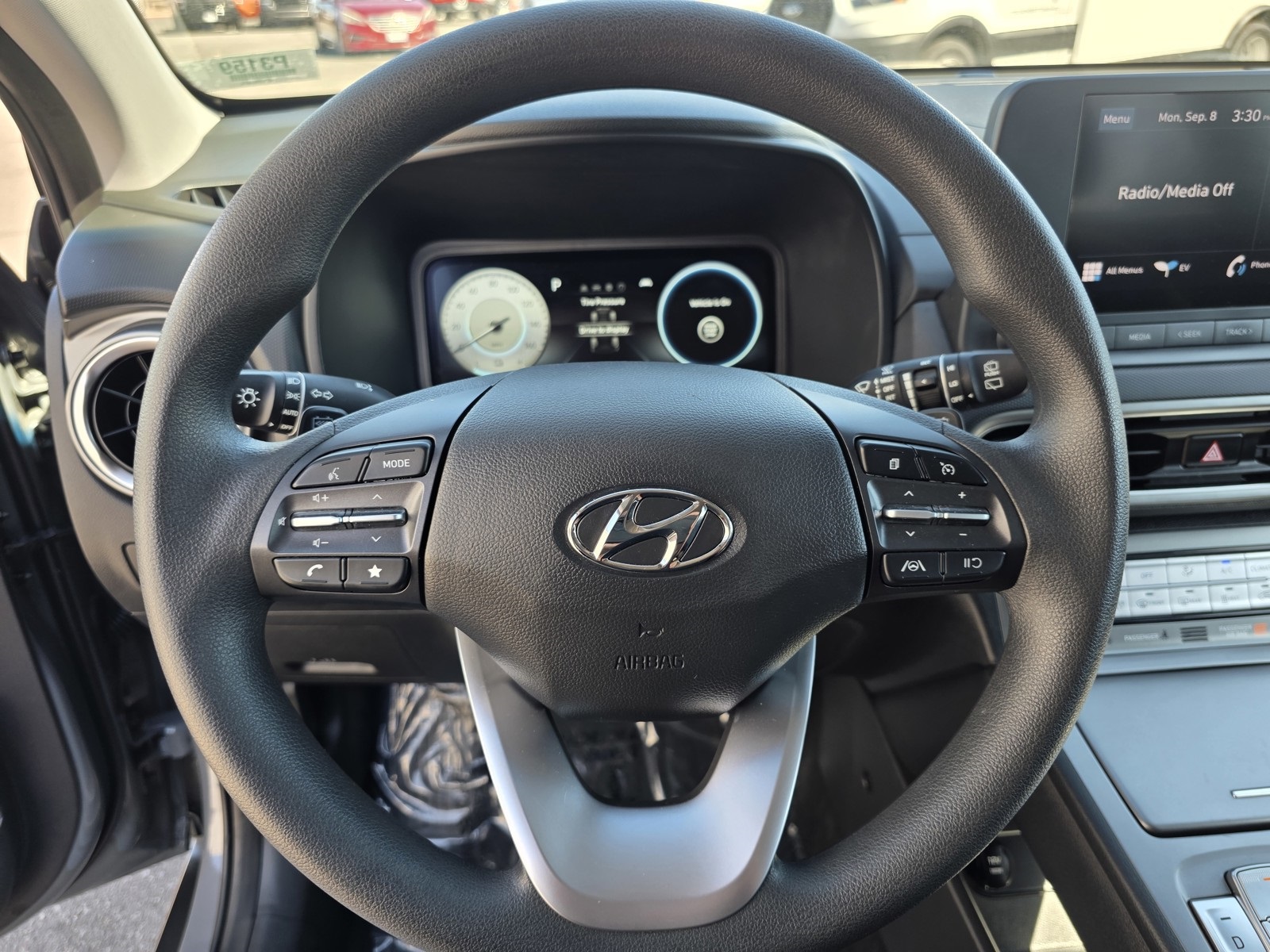 2022 Hyundai Kona Electric SEL photo 28
