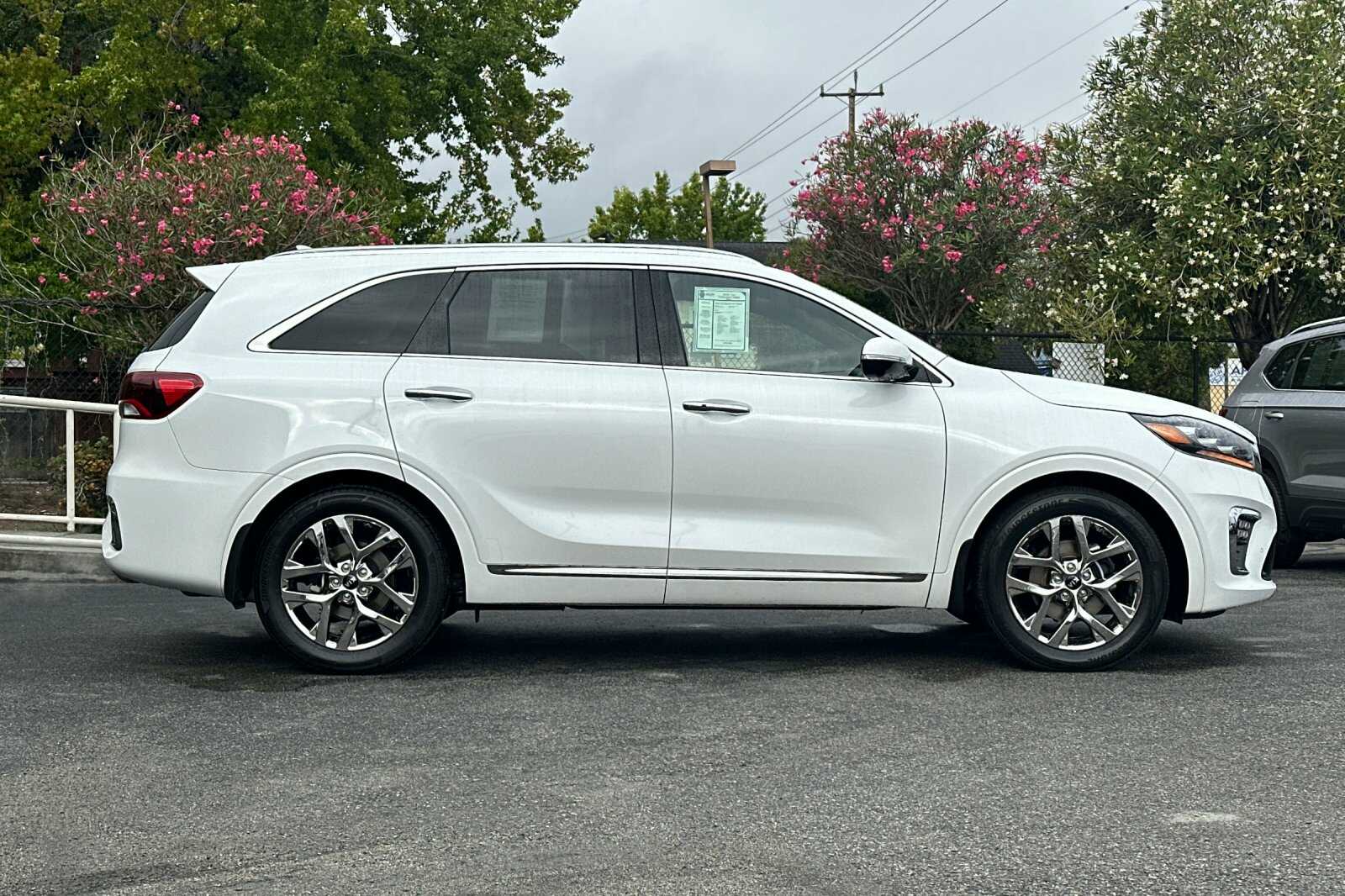 2019 Kia Sorento SX Limited photo 2