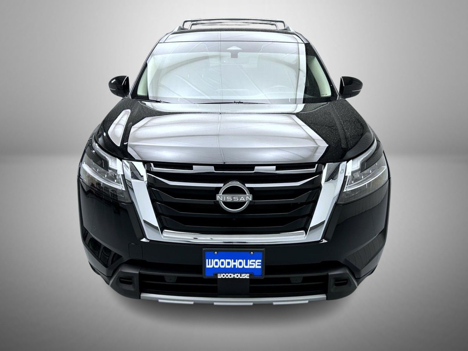 2024 Nissan Pathfinder SL photo 2