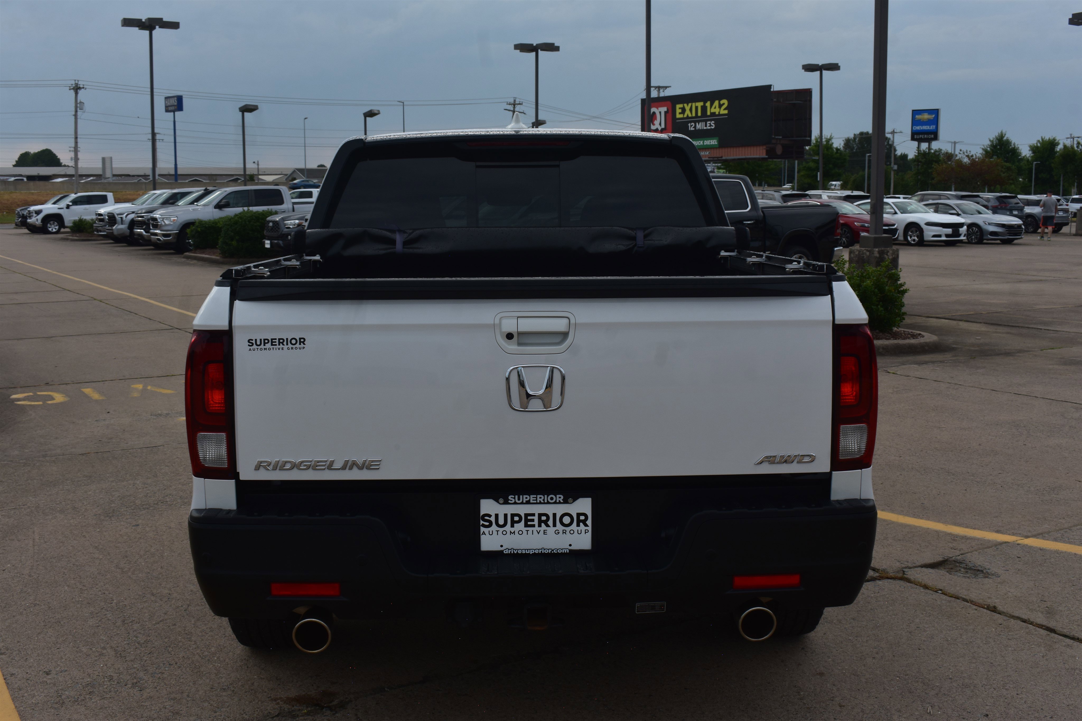 2023 Honda Ridgeline Black Edition photo 5