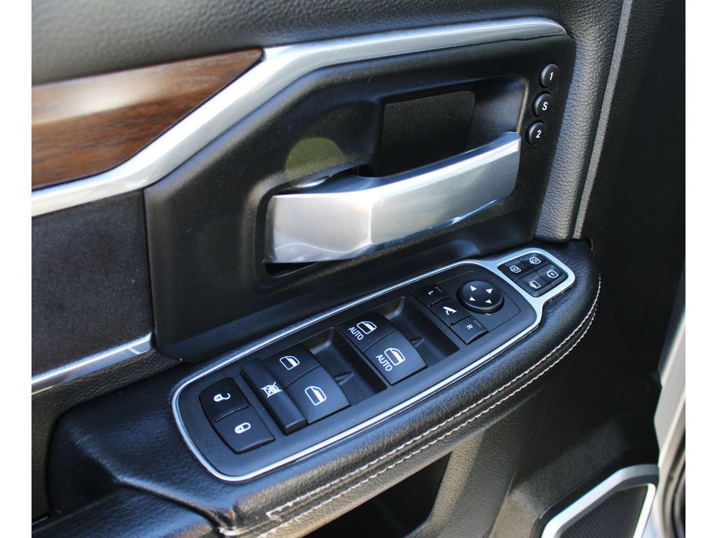 2023 Ram 2500 Laramie photo 4