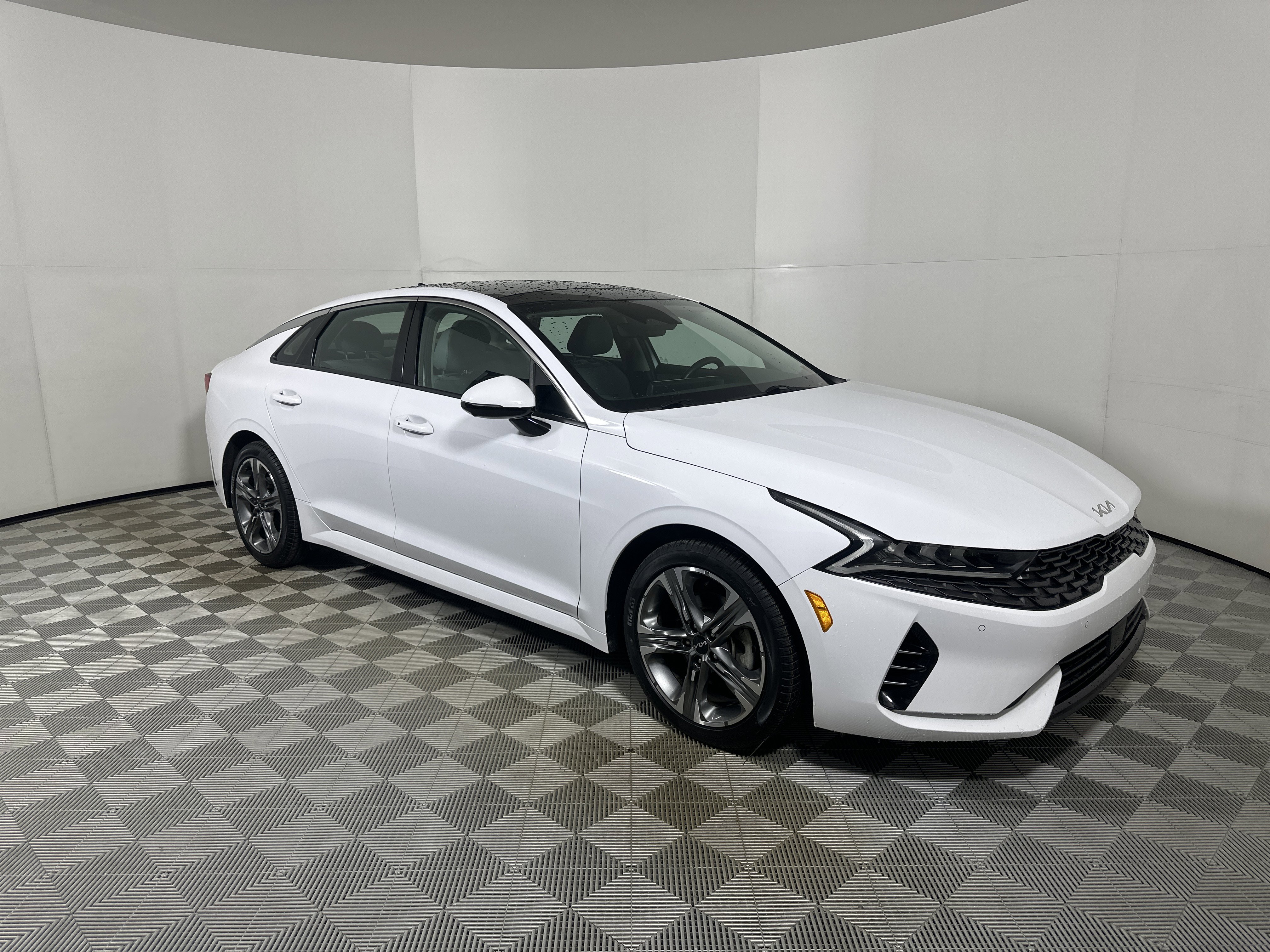 2024 Kia K5 EX's photo