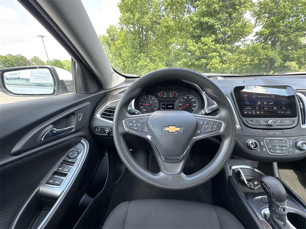 2023 Chevrolet Malibu 1LT photo 13
