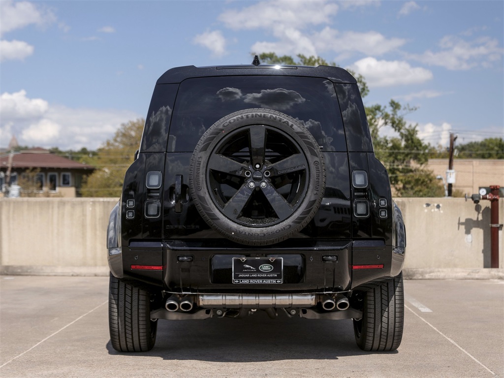 2026 Land Rover Defender 110 V8 photo 6