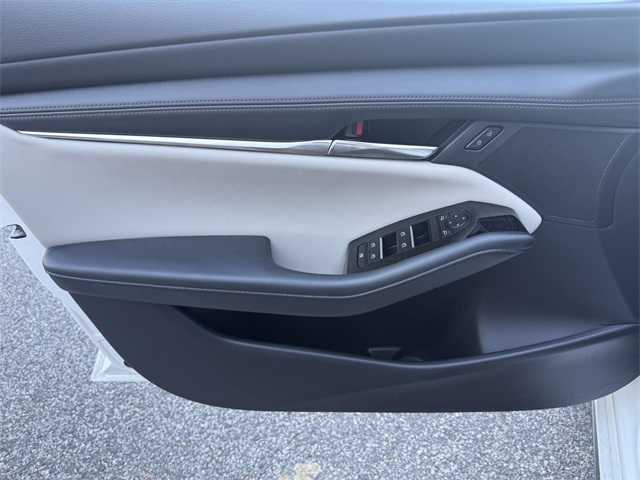 2025 Mazda Mazda3 2.5 s Preferred photo 4