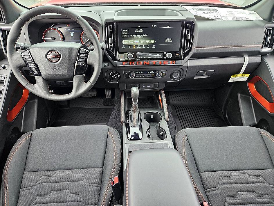 2025 Nissan Frontier Crew Cab PRO-4X photo 9