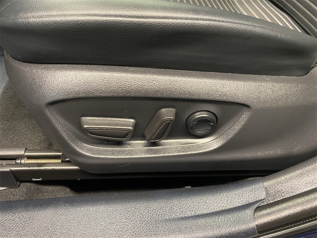 2022 Toyota Camry SE photo 10