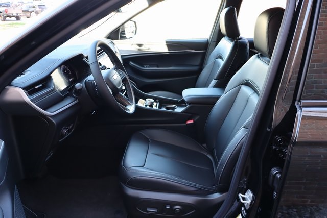 2025 Jeep Grand Cherokee Limited photo 10