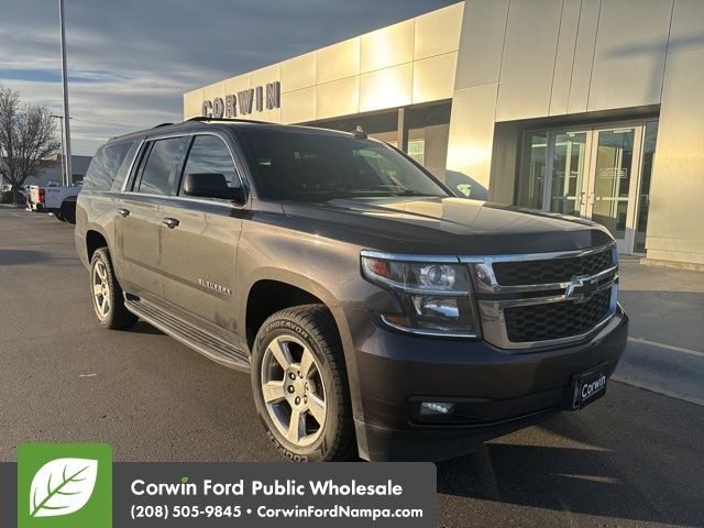 2016 Chevrolet Suburban LT's photo