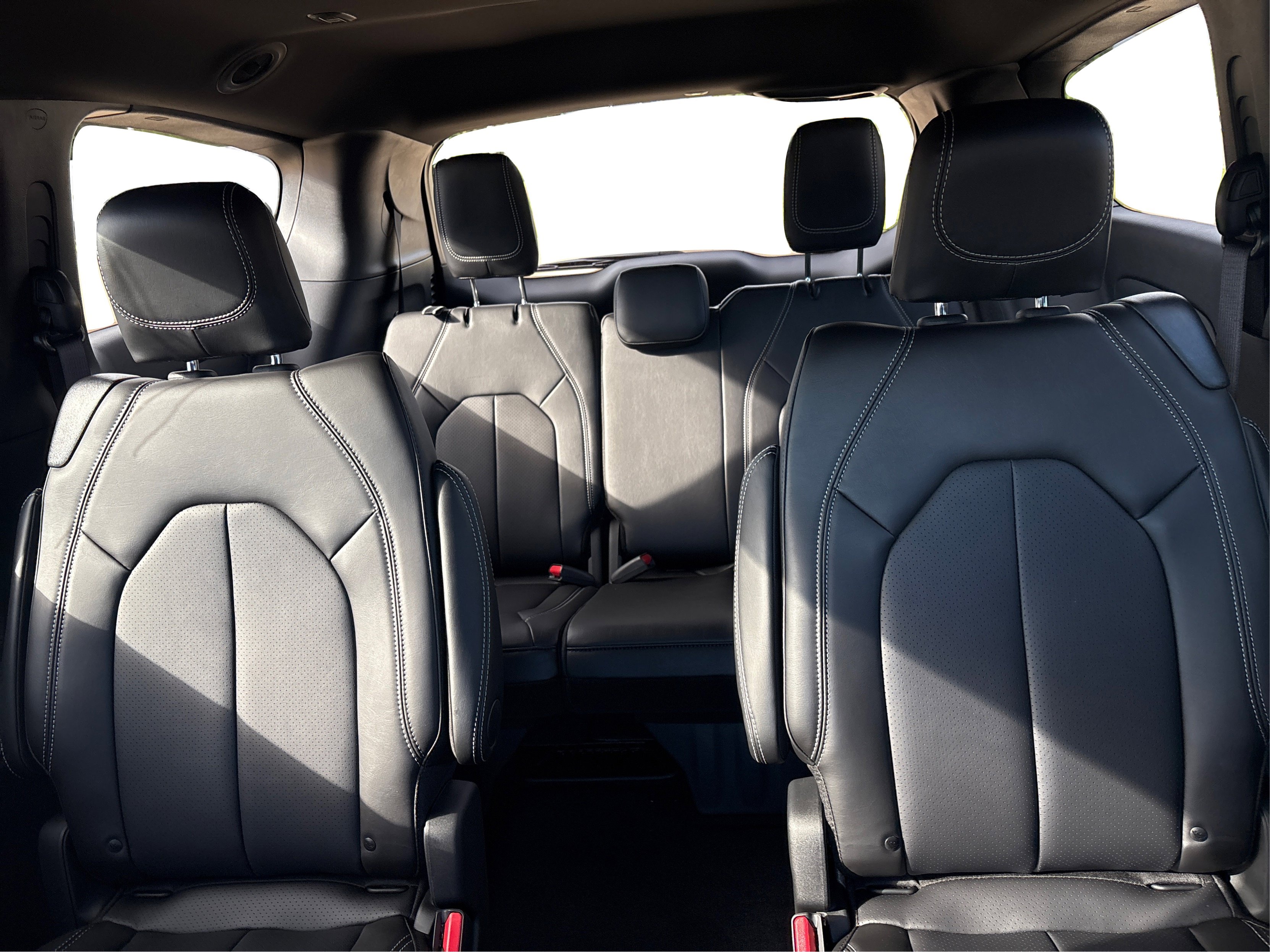 2026 Chrysler Pacifica photo 16