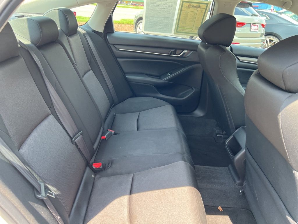 2018 Honda Accord LX 1.5T photo 7