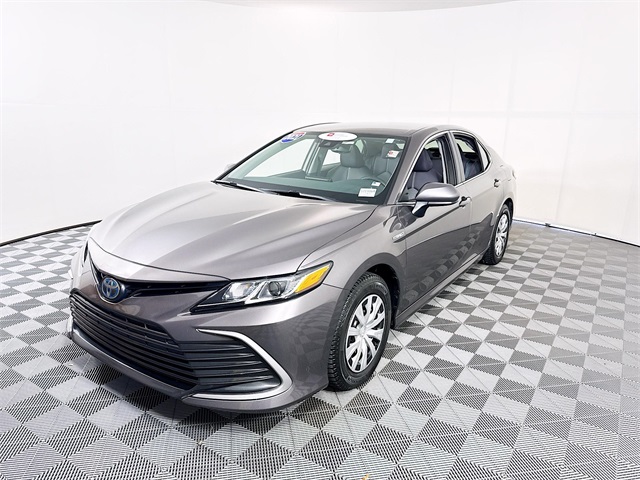 2021 Toyota Camry Hybrid LE photo 2
