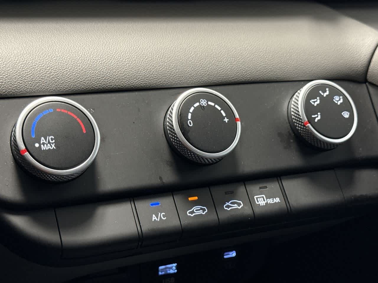 2024 Hyundai Elantra SE photo 18