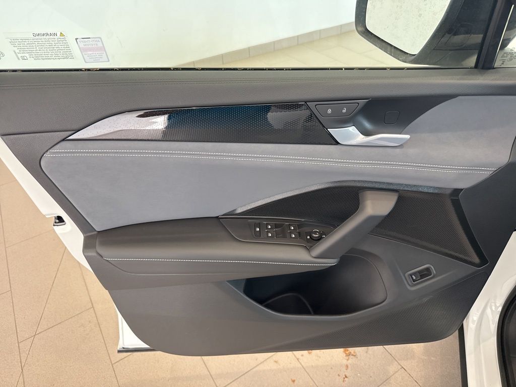 2025 Volkswagen Tiguan SE R-Line Black photo 10