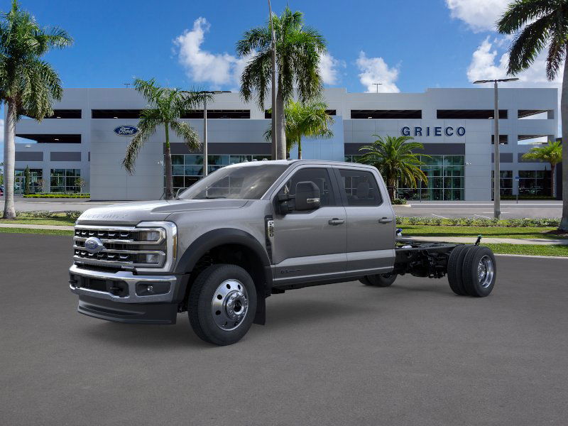 2026 Ford F-550 Super Duty Chassis Cab Lariat's photo