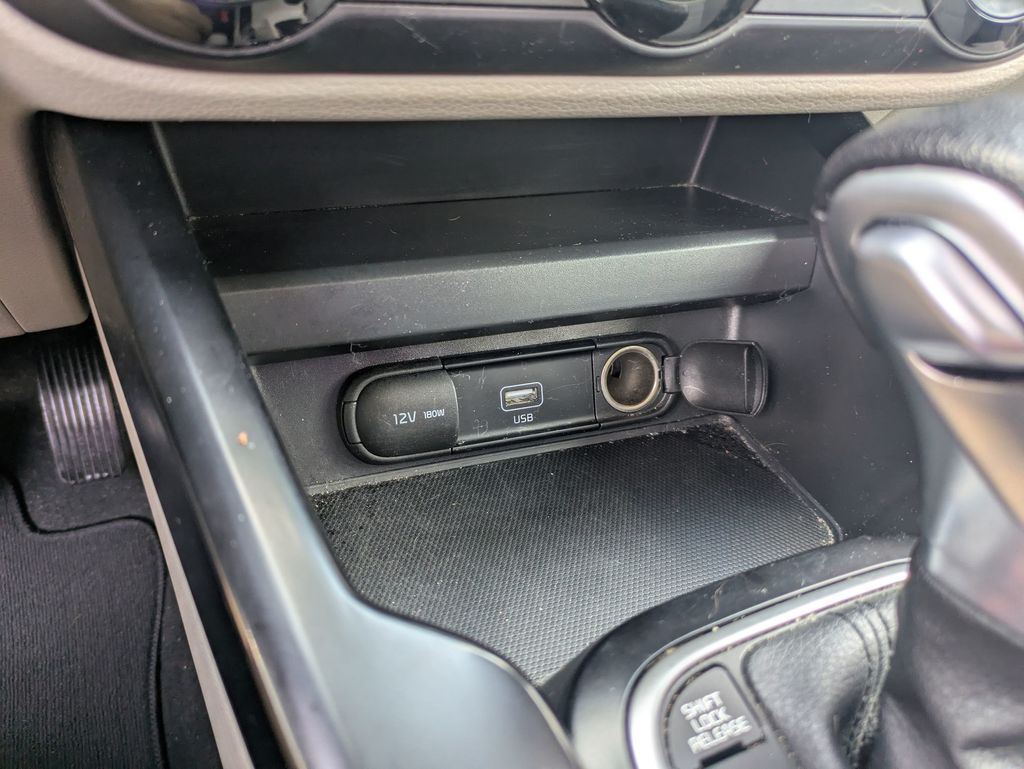 2020 Kia Soul LX S X-Line photo 16