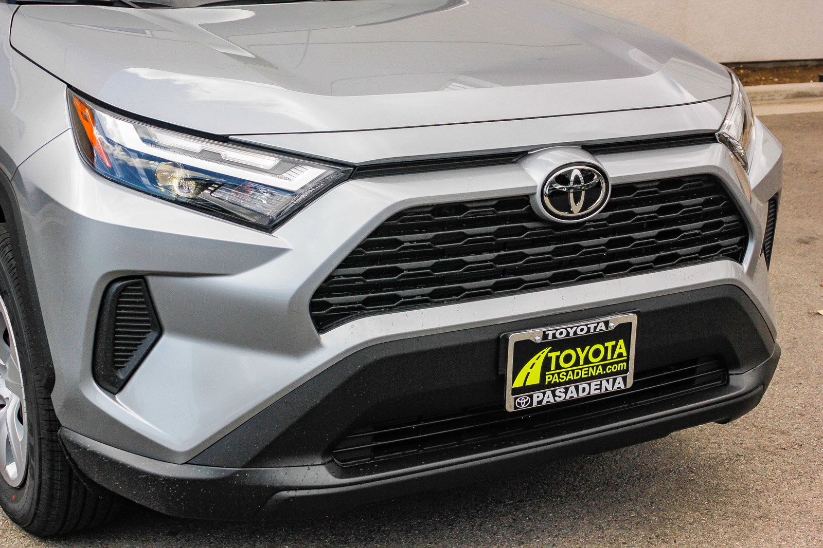 2025 Toyota RAV4 LE photo 3