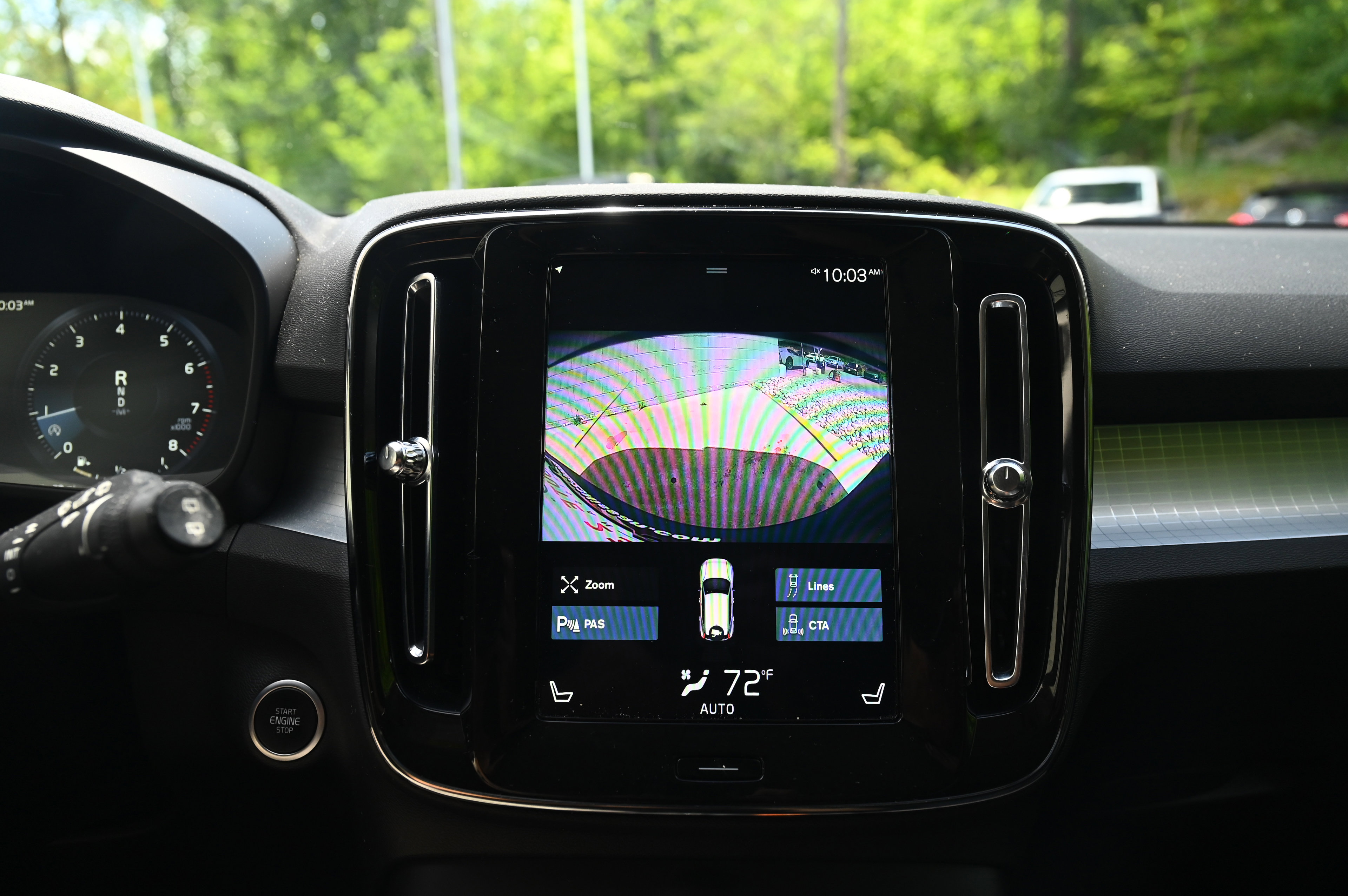 2022 Volvo XC40 Momentum photo 14