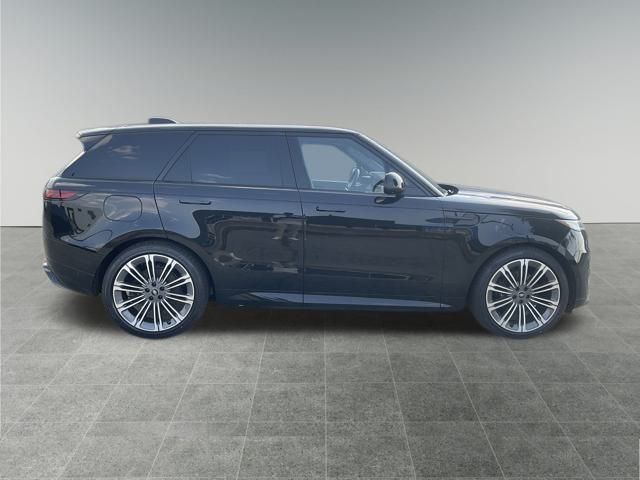 2025 Land Rover Range Rover Sport SE photo 6
