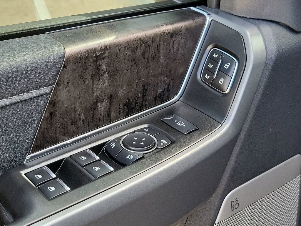 2024 Ford F-250 Lariat photo 24